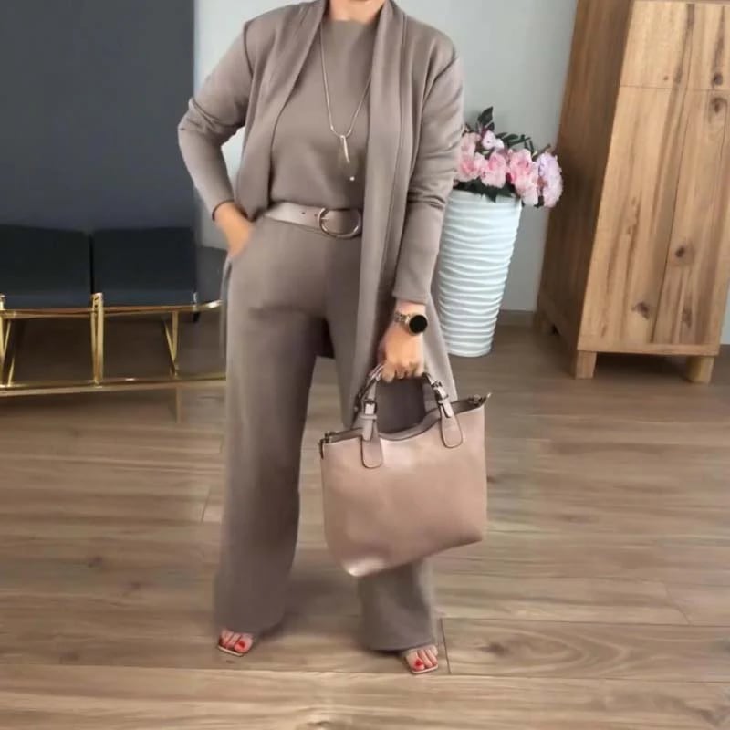 ⏳Különleges, korlátozott ideig érvényes ajánlat⏰Elegáns, 3 részes szett, amely hosszú kardigánt, felsőt és nadrágot tartalmaz💞