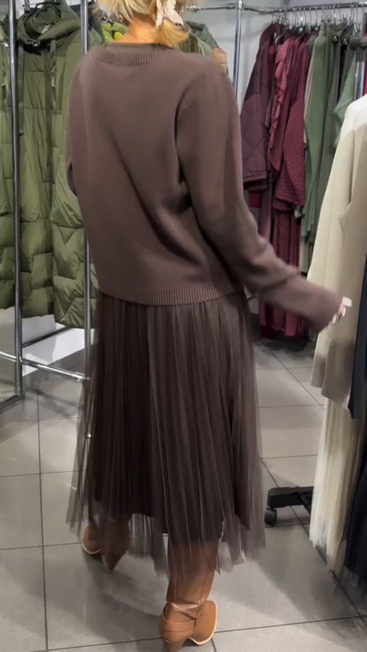 Női ruha oldalsó cipzárral és foltokkal